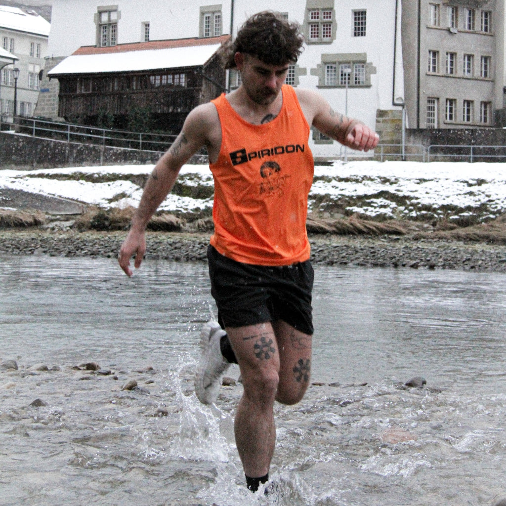 Spiridon débardeur pour courir orange recyclé course à pied Free to run homme marathonien trail